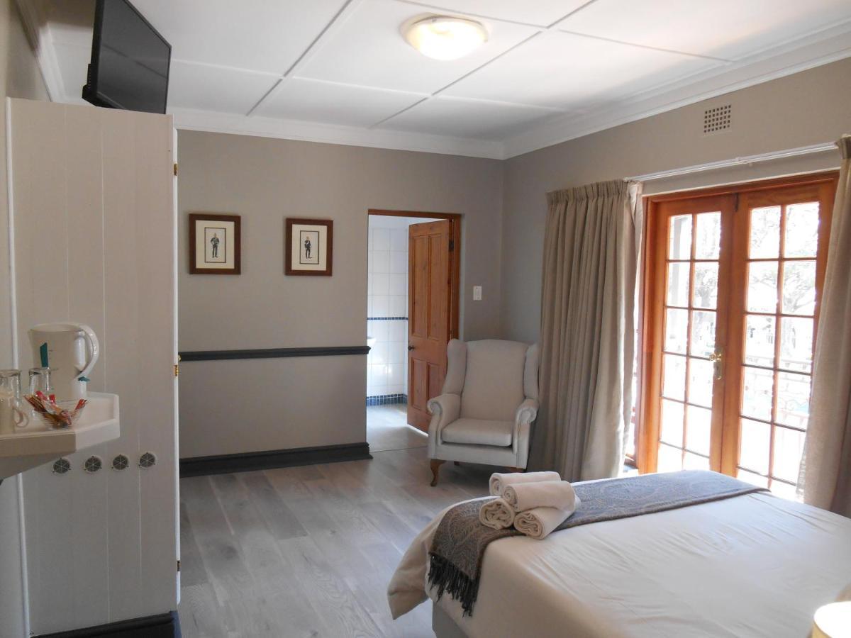 Oakwood Lodge Bloemfontein Exteriör bild A room at the hospital
