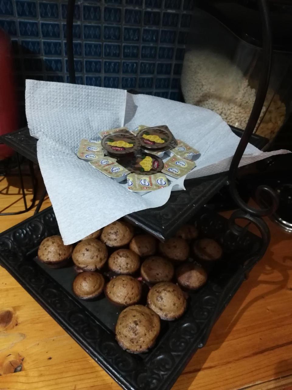 Oakwood Lodge Bloemfontein Exteriör bild A selection of prepared and uncooked potatoes