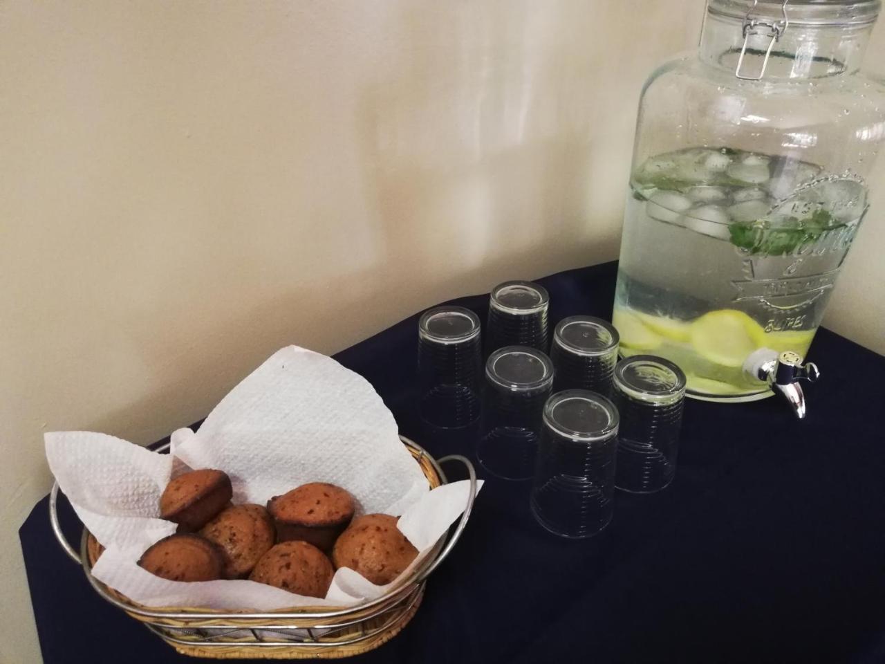 Oakwood Lodge Bloemfontein Exteriör bild A water dispenser with lemon and mint